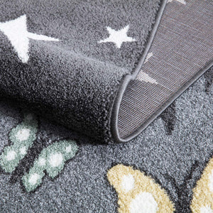 Tapis enfant gris avec un motif d'ourson sous les étoiles Ruby