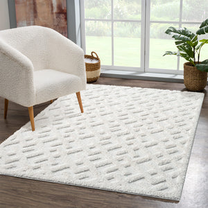 Tapis motif discret en relief crème - MADI Madi