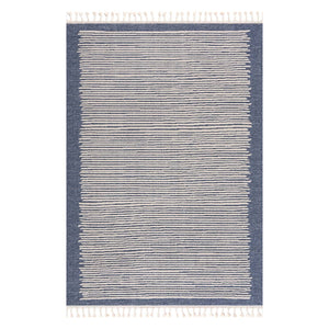 Tapis bleu à franges tréssées style scandinave bleu avec motif lignes blanches Nora