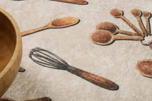 Tapis de cuisine antidérapant blanc motifs ustensiles Bruge Interiors